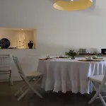 Nyaraló Os *